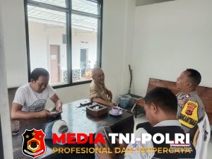 Jaga Kamtibmas Bhabinkamtibmas Cipayung Girang Aktif Sambangi Warga, Lewat Dialog Humanis