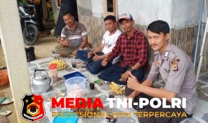 Dekatkan Diri dengan Warga, Bhabinkamtibmas Polsek Leuwiliang Sambang Desa Kalong II