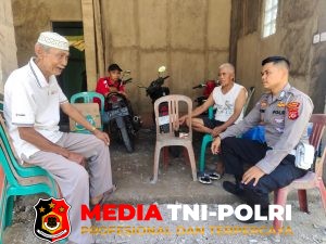 Tingkatkan Siskamling  Bhabinkamtibmas Polsek Ciampea  Wujudkan Lingkungan Aman dan Kondusif