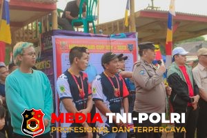 Sambang Kamtibmas, Bhabinkamtibmas Polsek Rumpin Bersama Tiga Pilar Amankan Turnamen Sepak Bola Mekarsari Cup XIV dan HUT RI ke-80