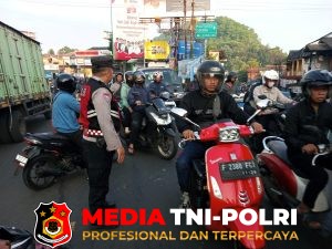 Polsek Ciampea Tingkatkan Pelayanan Pagi Hari Lewat Pengaturan Lalu Lintas