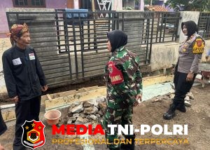 Kapolsek Dramaga Bersama DanramilL Tinjau Pembangunan Instalasi Salauran Air dan Pengaspalan di Desa Sukadamai
