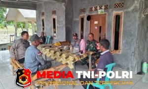 Perkuat Sinergitas, TNI-Polri Polsek Klapanunggal Sambangi Warga Desa Ligarmukti Sampaikan Pesan Kamtibmas
