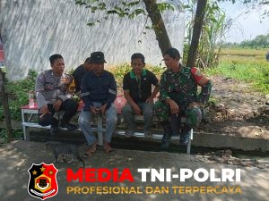 Perkuat Sinergi TNI-Polri, Bhabinkamtibmas Polsek Jonggol Sambangi Warga di Desa Sukamanah
