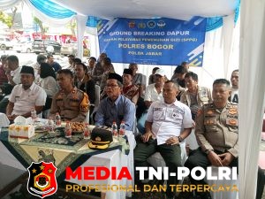 Kapolsek Citeureup Bersama Forkopicam Citeureup dan Tokoh Masyarakat Mengikuti Zoom Metting di SPPG Citeureup
