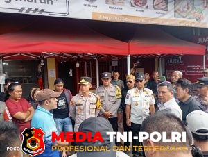80 Orang Pedagang Ayam Lakukan Unjuk Rasa, Kapolsek Citeureup Turun Langsung Mengamankan Ajak Berdialog Memediasi dengan PT Arjuna