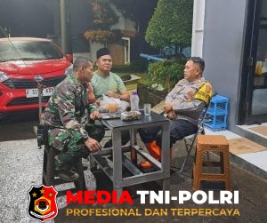 TNI-Polri Bersinergi Jaga Kamtibmas, Bhabinkamtibmas dan Babinsa Sambang Warga di Cihideung Udik