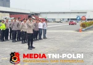 Kapolsek Cikarang Barat Pimpin Ratusan Personel Gabungan Amankan Aksi Buruh di PT Yamaha Music Manufacturing Asia