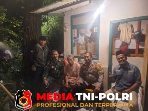 Kontrol Malam Hari, Bhabinkamtibmas dan Babinsa Desa Tugu Utara, Kontrol Pos Kamling untuk Jaga Kamtibmas