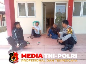Bhabinkamtibmas Polsek Ciawi  Sambangi Tokoh Masyarakat dan Warga Desa Bitungsari