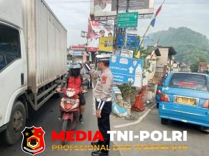 Polsek Ciampea Intensifkan Pengaturan Lalu Lintas Pagi, Wujudkan Kamseltibcarlantas