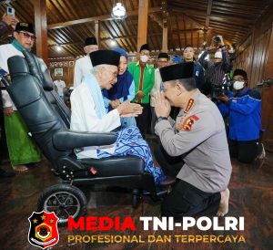 Kunjungi 2 Ponpes di Jatim, Kapolri: Amanat Presiden Menjaga Kerukunan