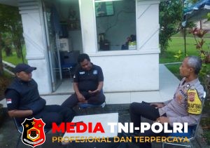Bhabinkamtibmas Polsek Cisarua  Sambang Kamtibmas kepada Tokoh Masyarakat dan Warga