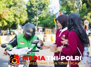 Peringati HUT ke-77, Polwan Polres Bogor Gelar Aksi Sosial Jumat Berkah untuk Masyarakat