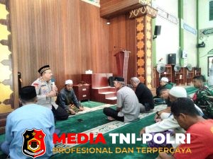 Polsek Cibinong Gelar Shalat Zhuhur Berjamaah dan Doa Bersama dengan Warga untuk Ciptakan Kamtibmas Kondusif