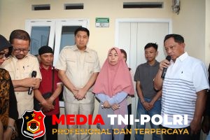 Mendagri Saksikan Penyerahan Rumah untuk Keluarga Almarhum Affan Kurniawan