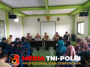 Kapolsek Dramaga Bersama Forkompincam Laksanakan Apel Gabungan Di Desa Sukadamai 