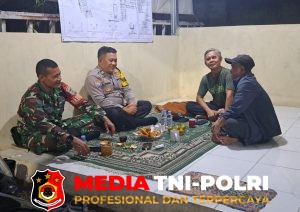 Bhabinkamtibmas Polsek Ciampea Bersama Babinsa Sambangi Warga Perum Dramaga Regency 2, Sampaikan Pesan Kamtibmas