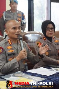 Polres Metro Bekasi Ungkap Kasus Penipuan dan Penggelapan oleh Polisi Gadungan