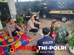 Bhabinkamtibmas Polsek Ciampea Bersama Babinsa Sambangi Warga Sampaikan Pesan Kamtibmas