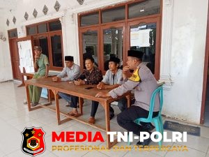 Sambangi Warga Desa Sukarasa Bhabinkamtibmas Polsek Tanjungsari Sampaikan Imbauan Kamtibmas