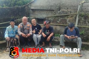 Sinergi TNI-Polri, Polsek Cijeruk Sambang Warga dan Sampaikan Pesan Kamtibmas