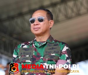 Jelang Peringatan HUT TNI ke- 80, Komandan Brigif 2 Marinir Pimpin Prajuritnya Laksanakan Gladi Upacara Parade dan Defile