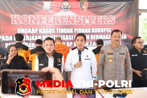 Kapolda Kepri Konferensi Pers Pengungkapan Kasus Tinfak Pidana Korupsi Proyek Revitalisasi Dermaga Mengakibatkan Kerugian Negara Ssbesar RP30,6 Milyar