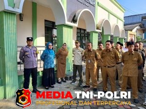 Bhabinkamtibmas Hadiri Upacara Bendera Di Sekolah MI Al - Bayyinah Desa Dramaga