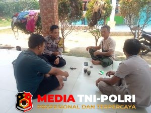 Jaga Kamtibmas Bhabinkamtibmas Polsek Parung jalin kedekatan dengan masyarakat desa binaan