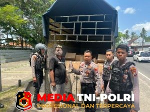 Patroli Polresta Banyuwangi Berhasil Gagalkan Penyelundupan Ribuan Botol Arak dari Bali