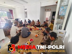 Jum'at Curhat, Kapolsek Dramaga Bersama Forkompincam Dengarkan Keluh Kesah Warga Melalui Door To Door