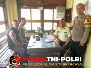 Giat Sambang Warga Bhabinkamtibmas Polsek Cisarua Ciptakan Kamtibmas Kondusif di Desa Tugu Selatan