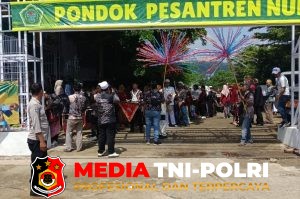 Jaga Kamtibmas Bhabinkamtibmas Polsek Leuwiliang sambang warga dalam rangka harkamtibmas di wilayah