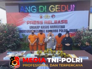 Polda Jabar Gagalkan Peredaran Narkoba Jaringan Internasional dan Lokal, 17,6 Kg Sabu, 19,5 Kg Ganja, dan Senjata Api Ilegal Disita
