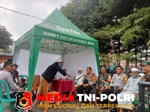 Kapolsek Ciawi Silaturahmi dengan Tokoh Agama saat Amankan Peringatan Maulid Nabi di Masjid Amaliyah Ciawi