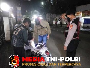 Polsek Babelan Gelar Operasi Kejahatan Jalanan dan Antisipasi Guantibmas, Amankan Tiga Kendaraan Bermotor Tanpa STNK"   