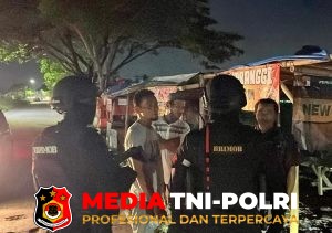 Terduga Pelaku Perkelahian Kabur ke Sungai Kalimalang, Tim Brimob dan Polsek Cikarang Pusat Berhasil Lakukan Evakuasi