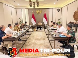 Presiden Prabowo Pimpin Rapat Khusus di Halim Sebelum Bertolak ke Australia