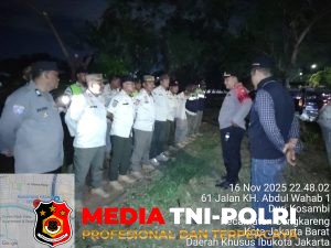 Antisipasi adanya dugaan Prostitusi Sesama Jenis, Polsek Cengkareng dan Satpol PP Gelar Patroli di Kawasan Mookervart