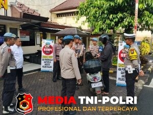 Ops Zebra Semeru 2025, Propam Polres Malang Cek Kelengkapan Personel dan ASN
