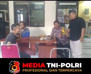 Sambangi Warga Jalin Silaturahmi, Bhabinkamtibmas Polsek Dramaga Berikan Himbauan Cegah Gangguan Kamtibmas