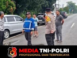 Sat Lantas Polres Pelabuhan Belawan Terapkan Contra Flow Akibat Banjir 1 Meter di Ruas Tol Arah Belawan