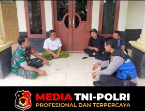 Sinergitas TNI–Polri, Bhabinkamtibmas dan Babinsa Sambangi Warga di Desa Cibalung