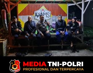 Giat Patroli Malam Bhabinkamtibmas Polsek Ciampea Kontrol Petugas Ronda, Sampaikan Pesan Kamtibmas