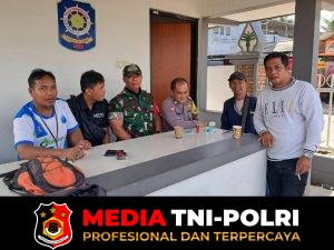 Sinergitas TNI - Polri Laksanakan Sambang Kamtibmas Ke Pos Pol PP Ajak Bersama Jaga Kamtibmas Yang Kondusif