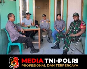 Sinergitas TNI - Polri Laksanakan Sambang Poskamdes Ajak Linmas Dalam Menjaga Kamtibmas Dilingkungan