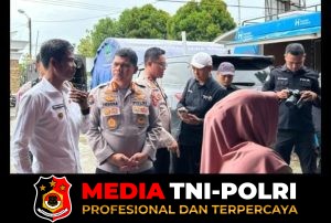 Kabid Humas Polda Jabar Tinjau Posko Kesehatan Biddokkes di Lokasi Banjir Karangligar