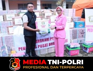 Ketua Umum Bhayangkari Salurkan Bantuan Lewat Ketua Bhayangkari Daerah Jawa Barat untuk Korban Longsor di Cisarua