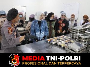 Ketua Bhayangkari Daerah Banten Tinjau SPPG Tatag Trawang Tungga Polres Cilegon, Pastikan Standar Kebersihan dan Kualitas Pelayanan